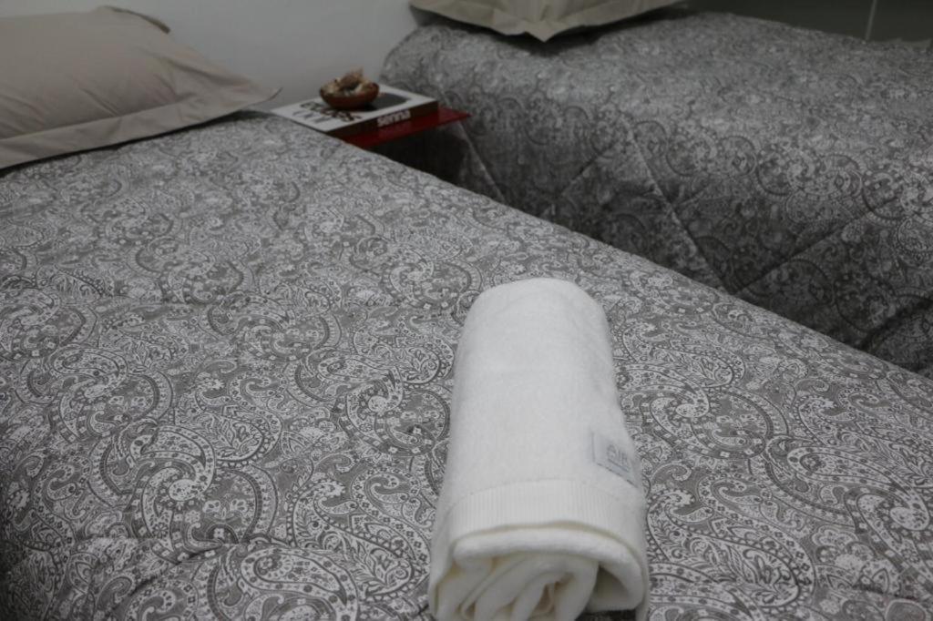 Excelente Quarto Com Cama De Casal King Em Casa Perto Do Aeroporto De Curitiba São José dos Pinhais Buitenkant foto